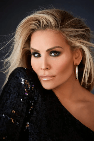 Beauty Beatdown: Adding Glam to Slam in the WWE - Scott Barnes