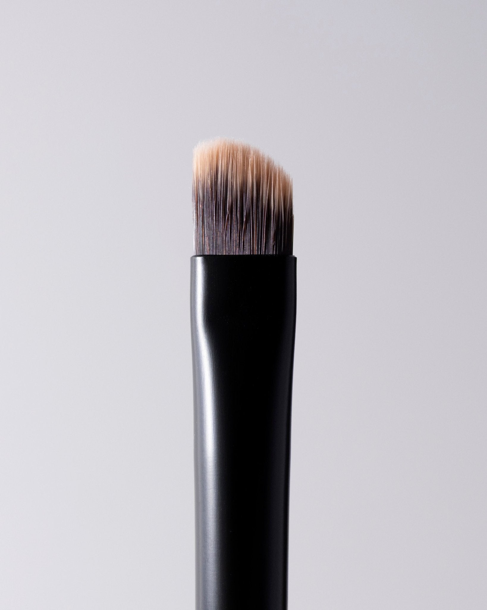 60 - The Lip & Eye Duality Liner Brush - Scott Barnes